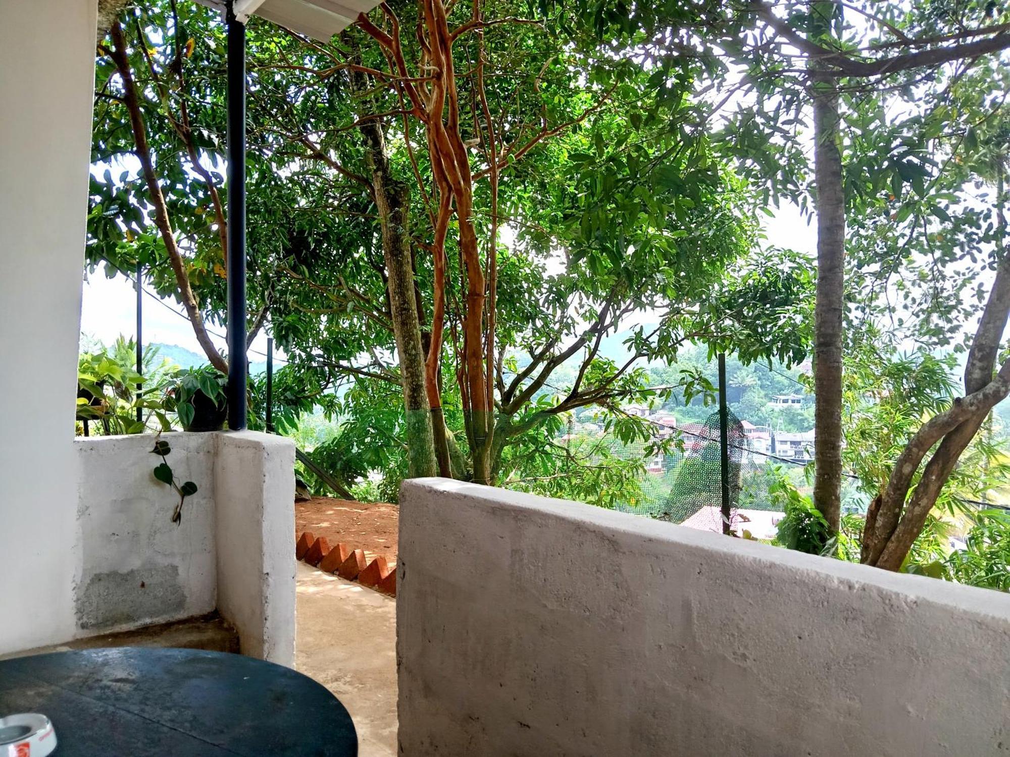 Fly Infinity - Home Stay Kandy Eksteriør bilde
