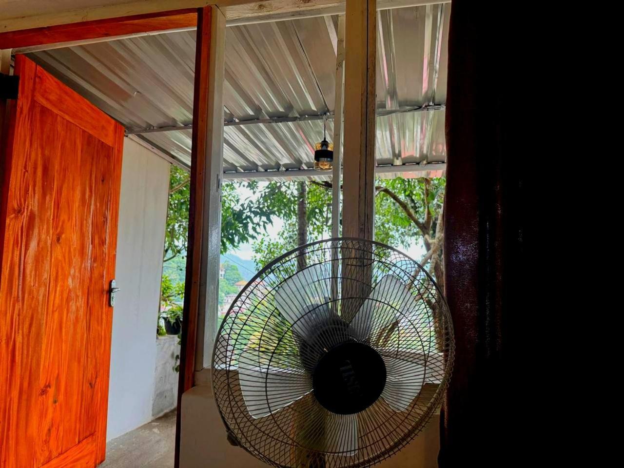 Fly Infinity - Home Stay Kandy Eksteriør bilde