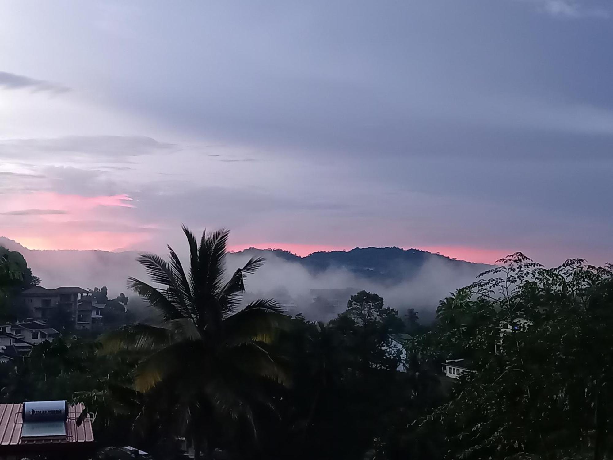 Fly Infinity - Home Stay Kandy Eksteriør bilde