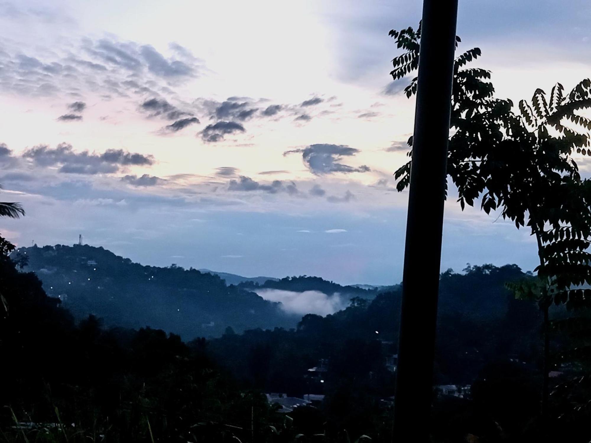 Fly Infinity - Home Stay Kandy Eksteriør bilde